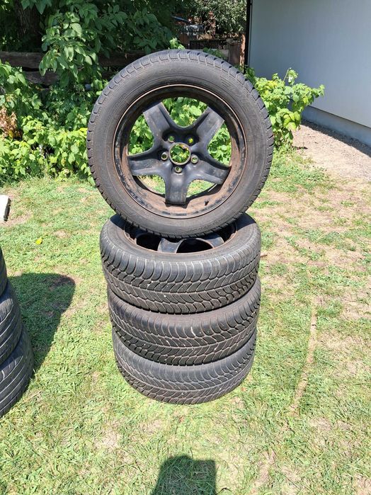 Opony zimowe 16 z felgami stalowymi w bardzo dobrym stanie jezdzily tylko jeden sezon i felgi aluminiowe 17 bo opony sa juz wysluzone
