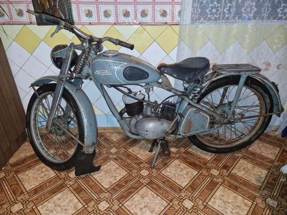 Moskwa Moskva M1A 1950 w oryginalnym malowaniu!