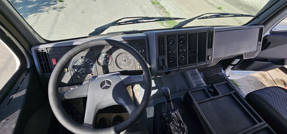 Молоковоз водовоз Mercedes-Benz 1834 LS