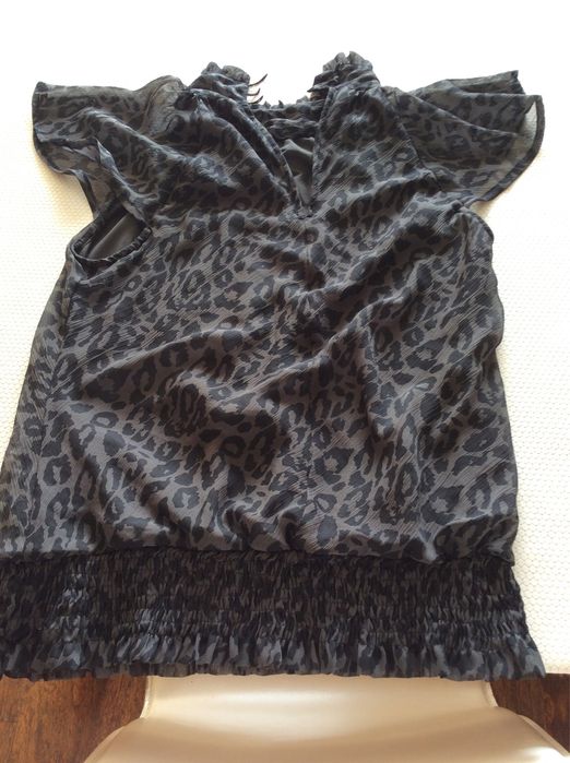 Blusa preta tigrada
