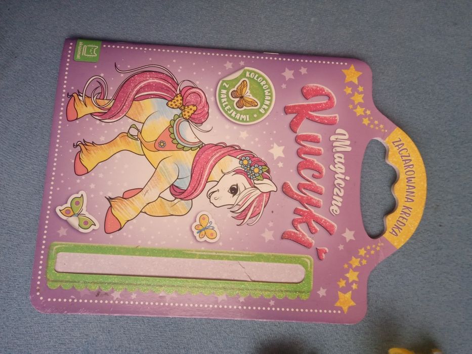 Zestaw zabawek konie i inne