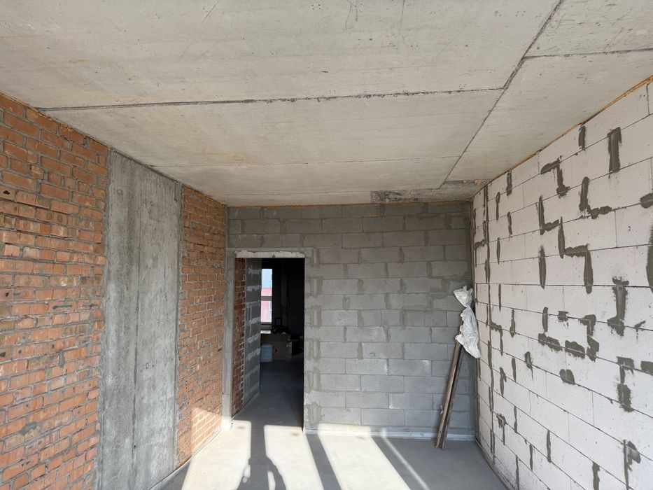 Трикімнатна квартира, Мінімальне оф, 90 м2