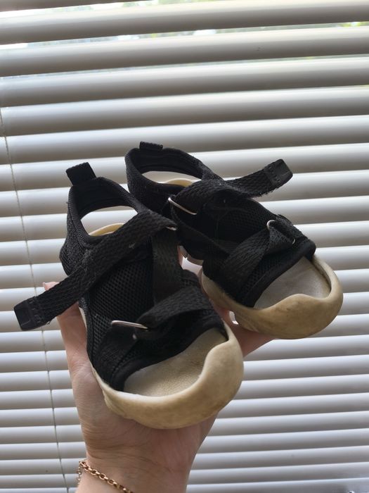 Босоножки босоніжки на хлопчика 25 розмір легке літнє  захист пальчика