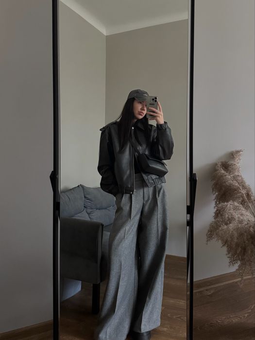 Шкіряний бомбер, розмір S-M