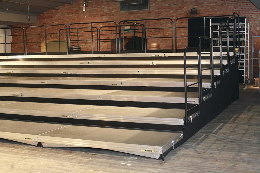 Widownia estradowa 6x7m - Podesty, Stopniowana wysokość, Barierki