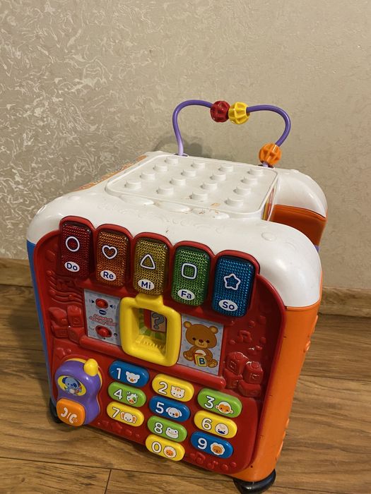 Интерактивнвй большой куб Vtech