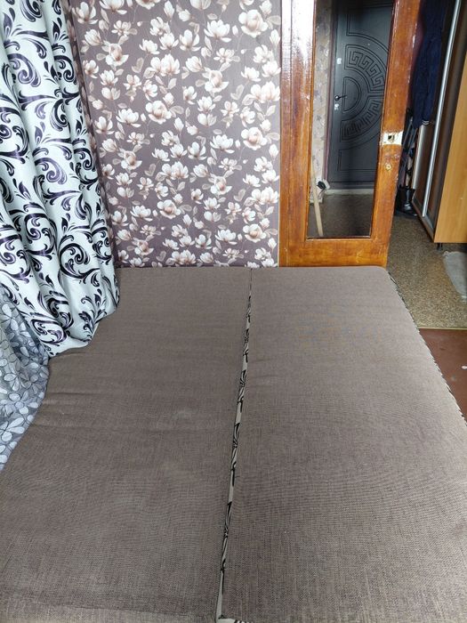 Продам б/у диван