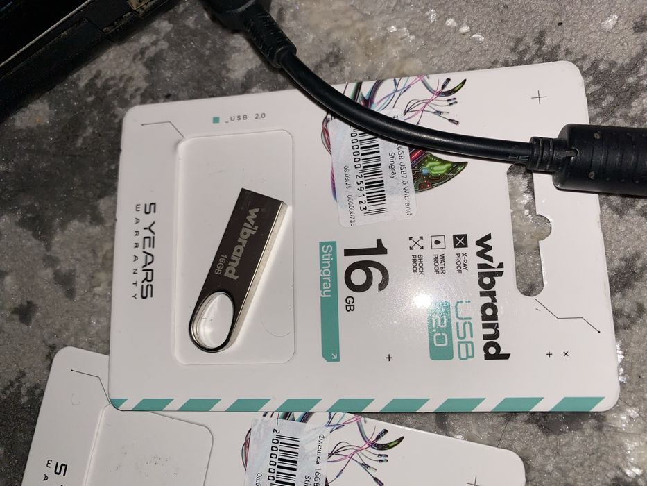 Usb флешки Українські пісеньки на флешці в авто-трактор