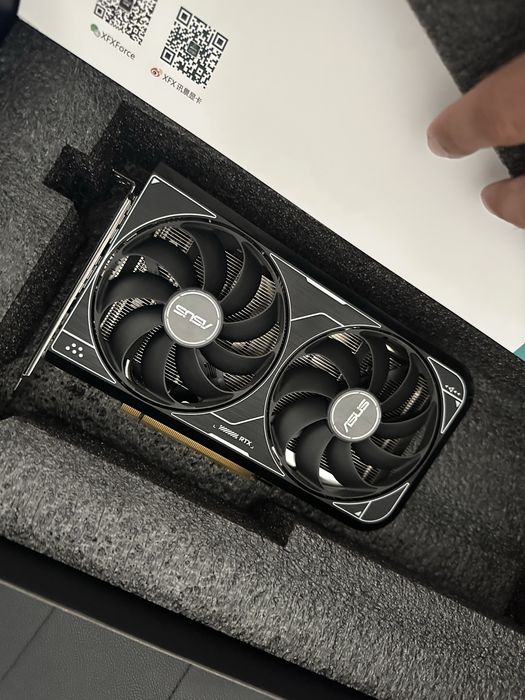 RTX 4060 8GB Asus