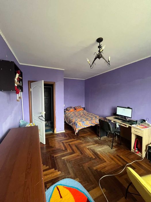 *Однокімнатна квартира, Дніпровський р-н, по вул. Сергія Синенка