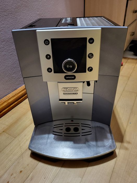 Кавомашина Delonghi
