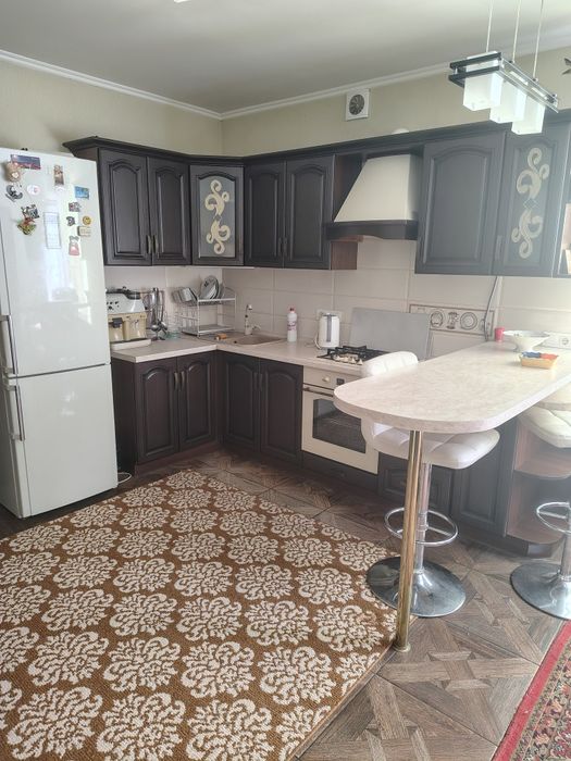 Здам пів будинку р-н 9 школа