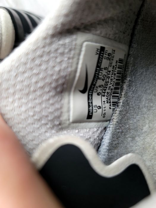 Продам фірмові кросівки Nike studio trainer