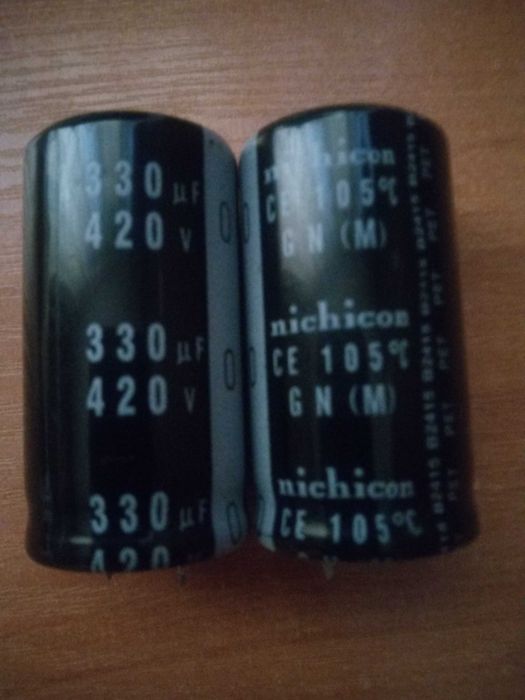 330uf 420v 105° Nowy