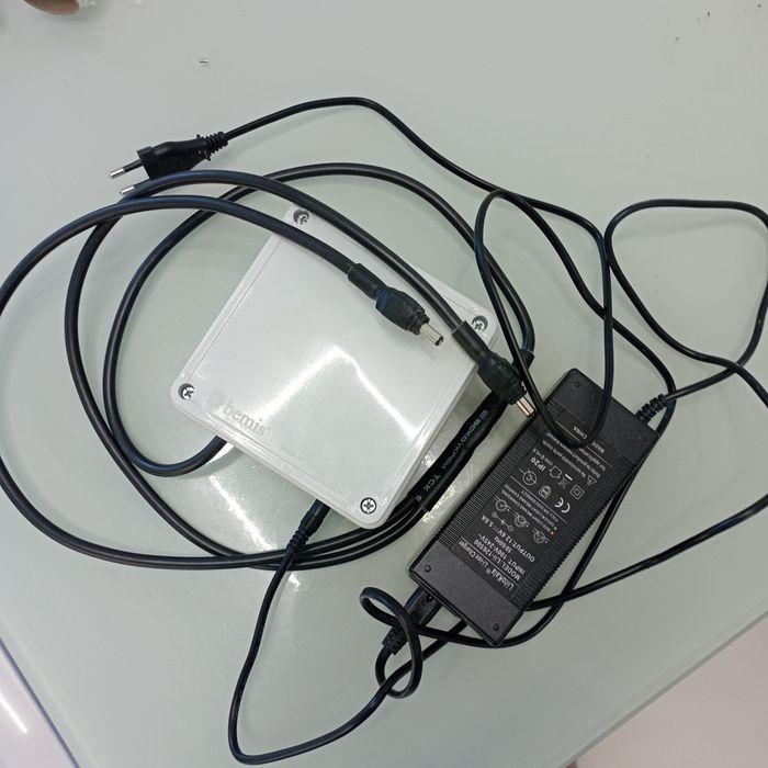 Джерело безперебійного живлення для роутера модема