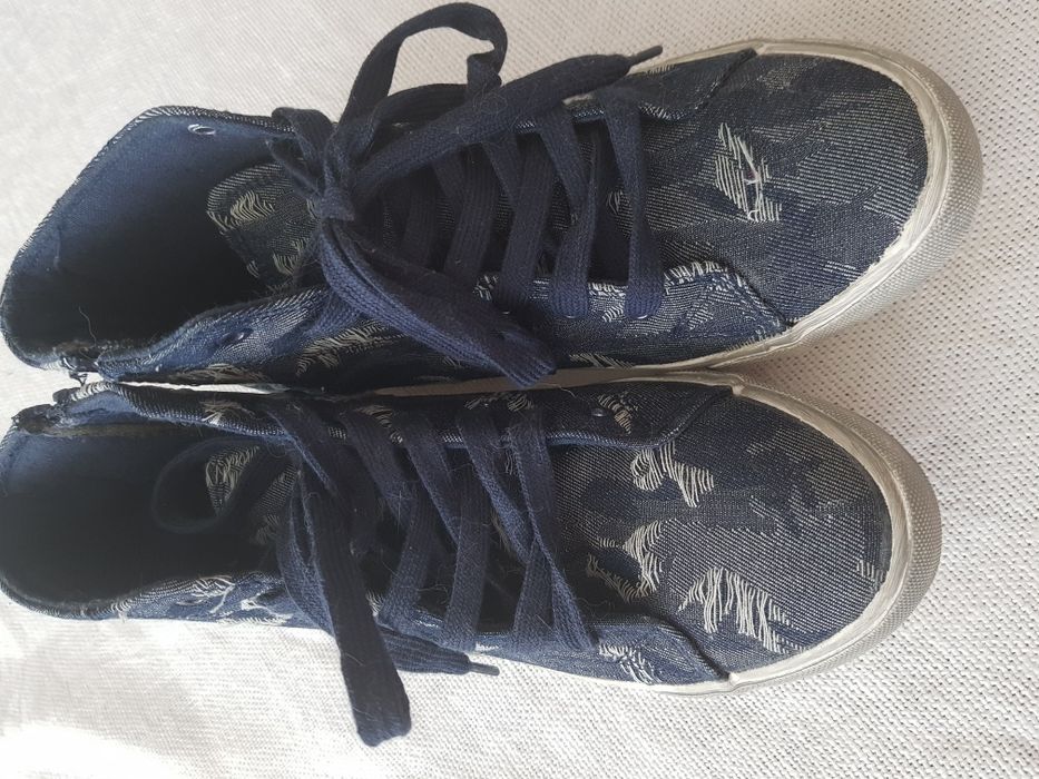 Lekkie buty benetton  chłopięce r. 38