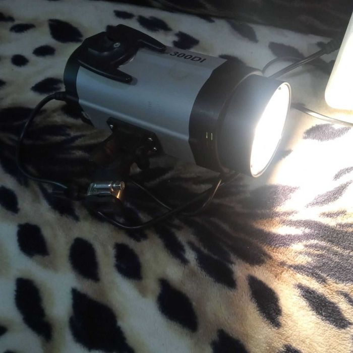 фотоспалах Godox pioneer + софтбокс 60 \ 90