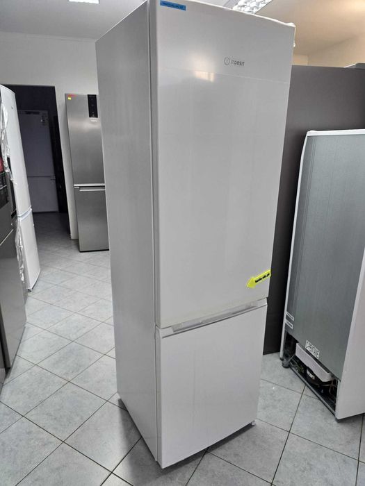 OUTLET nowa Indesit lodówka INKS 8261 W4E gwar 2 lata W3