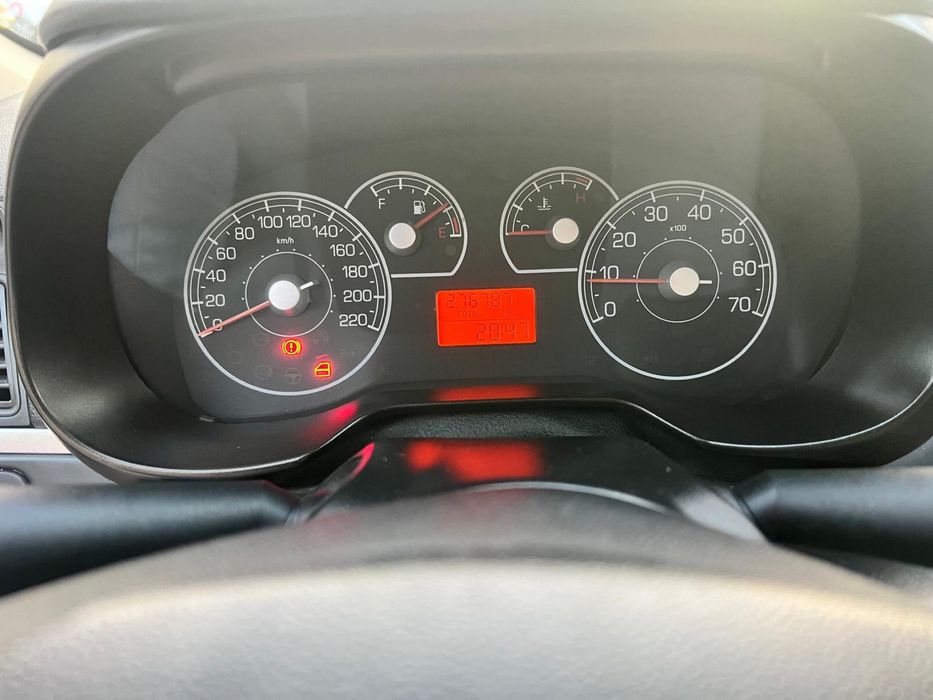 Fiat Grande Punto — fotografia 8