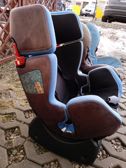 Fotelik samochodowy dla dziecka.