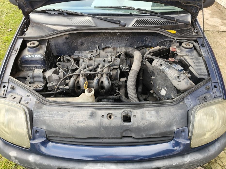 Renault Clio II 1.2 i RT 2000r.