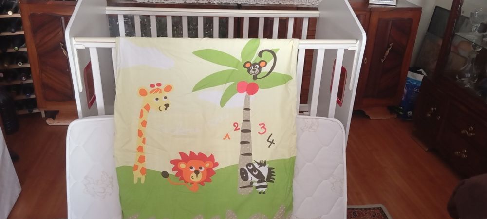 Cama de grades criança com colchão