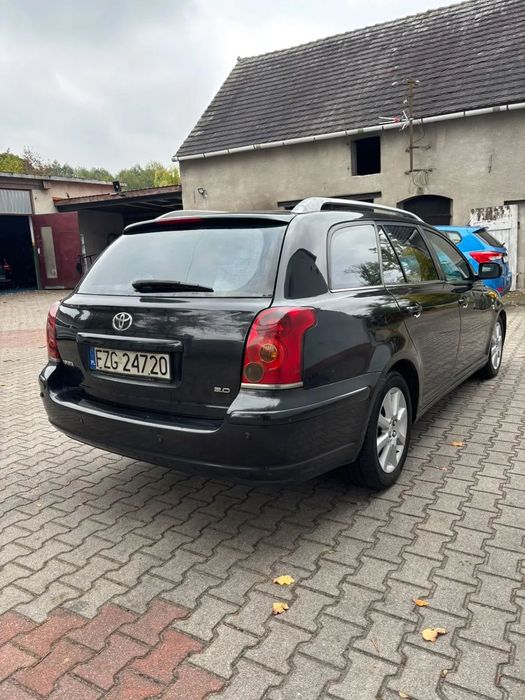 Toyota Avensis Auto sprawne ważne opłaty