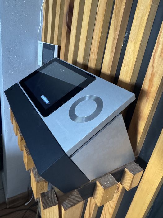 Bang olufsen moment