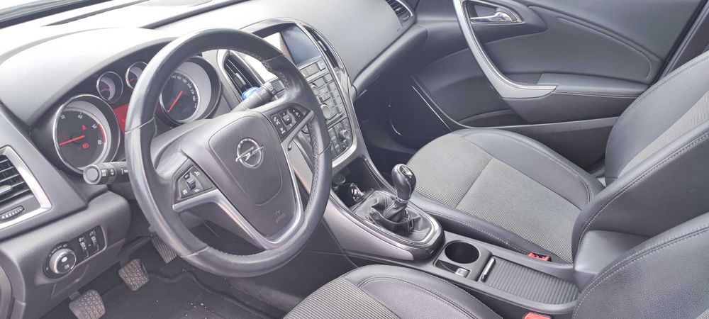 Opel Astra 1.7 CDTI 125cv COSMO 2010