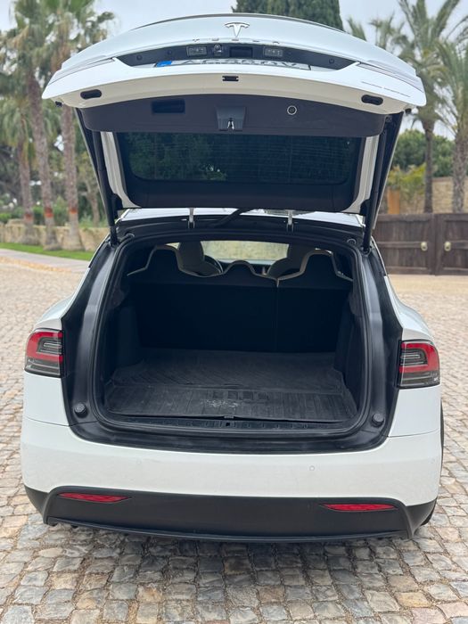 Tesla Model X Long Range