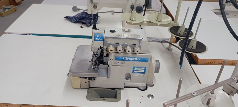 Máquinas de costura usada em bom estado  preços na descrição!