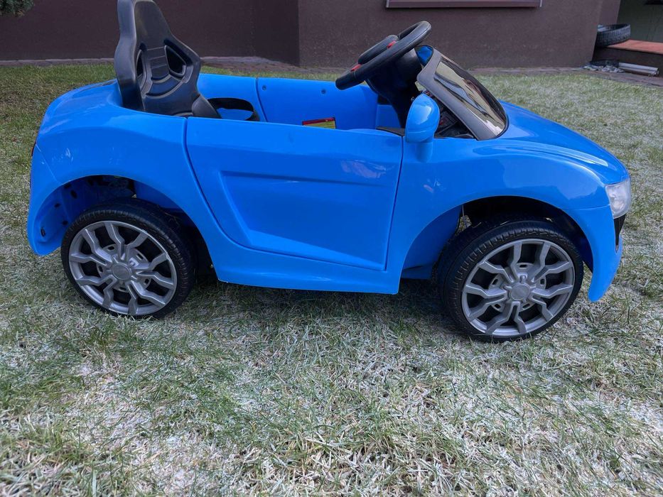 Samochód na akumulator G21 4 SILNIKI BUJAK LEDY PILOT autko dla dzieci