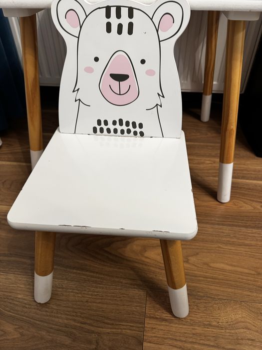 Stolik dziecięcy drewniany + 2 krzesełka