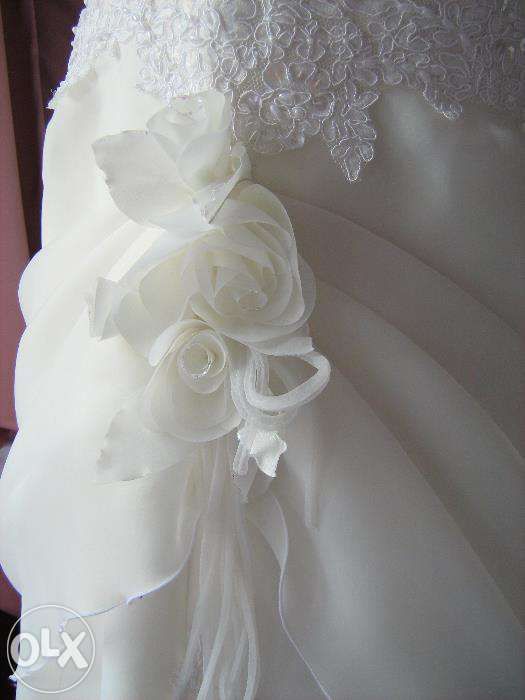 Suknia ślubna z akcesoriami