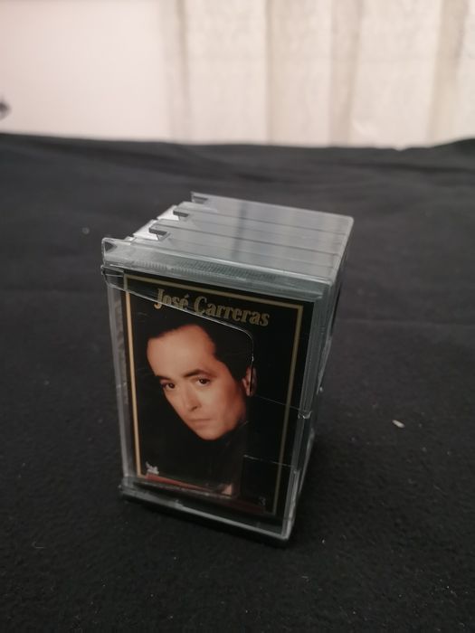 Coleção Vozes de Ouro
José Carreras (3 cassetes novas e embaladas)