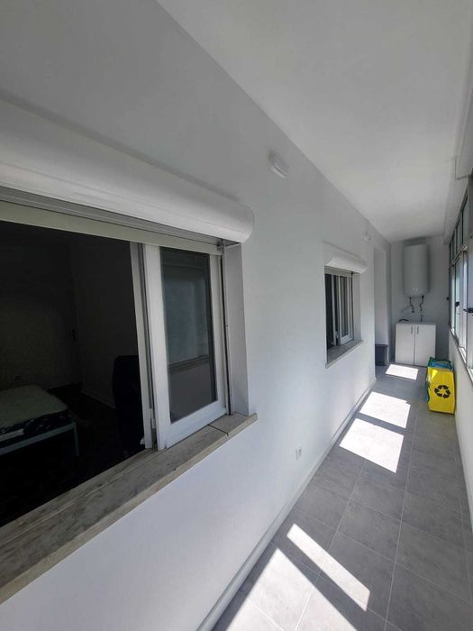 Apartamento Remodelada no Centro de Almada, 4 Quartos, Estudantes/Professores