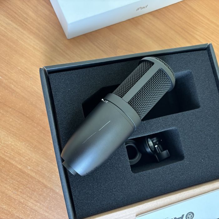 AKG P120 конденсаторний мікрофон