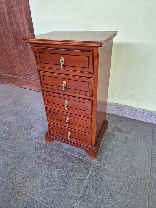 Gaveteiro vintage de 5 gavetas