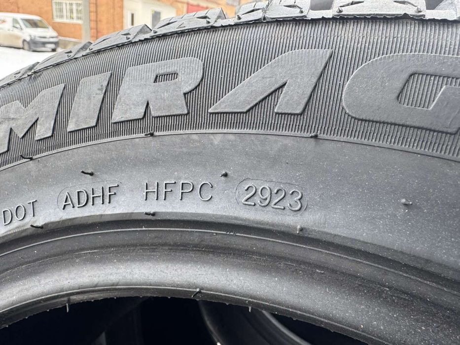 Майже нові зимові шини Mirage 235/55 R17