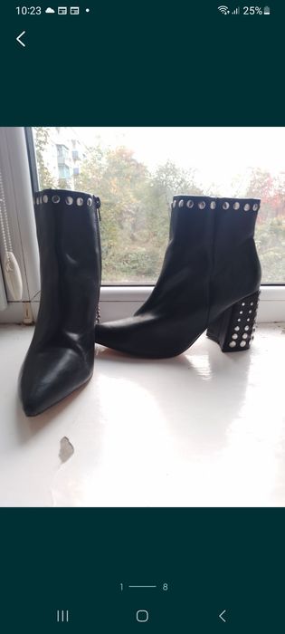 Лот жіночого взуття 3 пари.