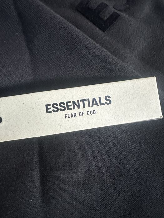 Czarna bluza essentials