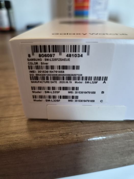 Smartwatch Samsung Galaxy Watch 8 LTE silver nowy