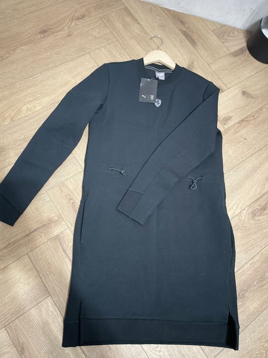 Жіноче плаття від Puma з колекції Ferrari.