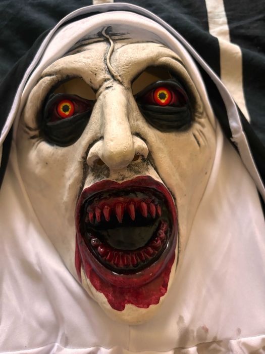 Máscara freira/nun nova