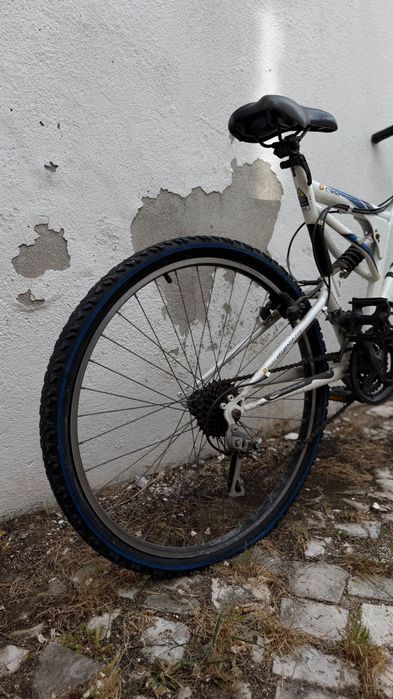 Bicicleta BTT Dechatlon