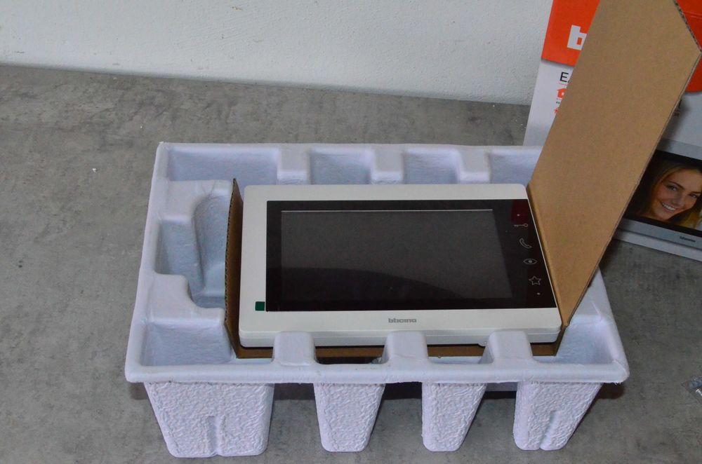 Monitor do wideodomofonu 7 cali Bticino 333253