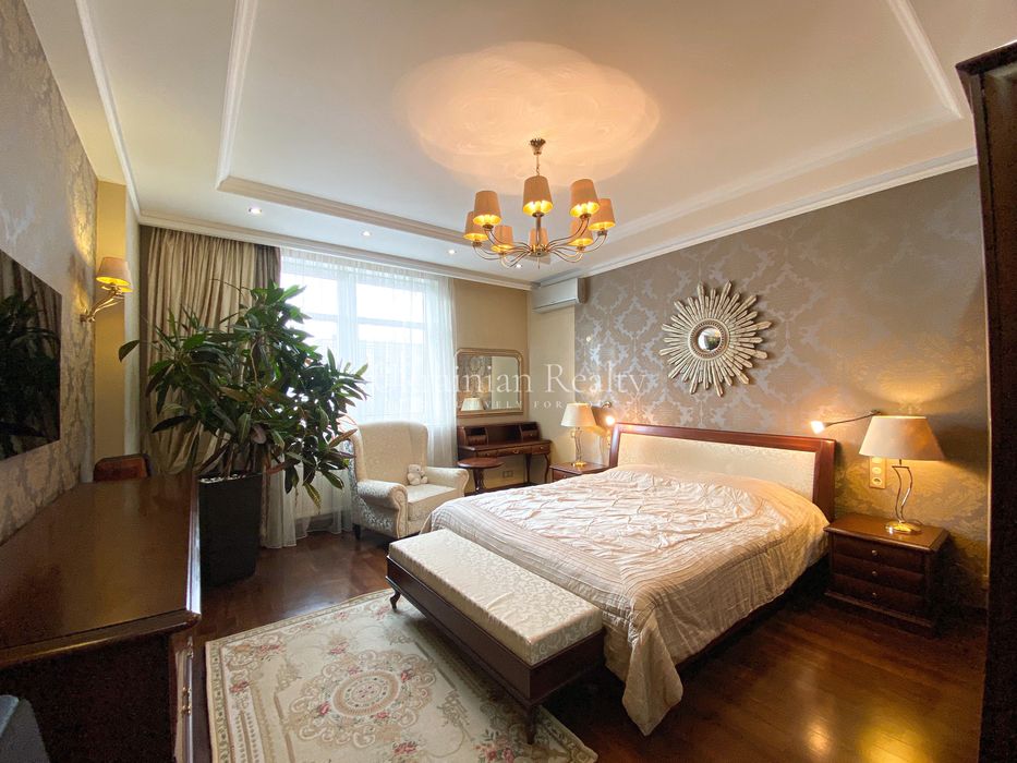 Продаж 4к квартири вул. Назарівська  23а. Ботанічний сад Фоміна