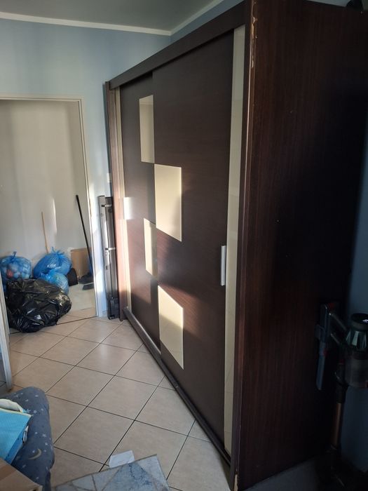 Szafa z drzwiami przesuwnymi
