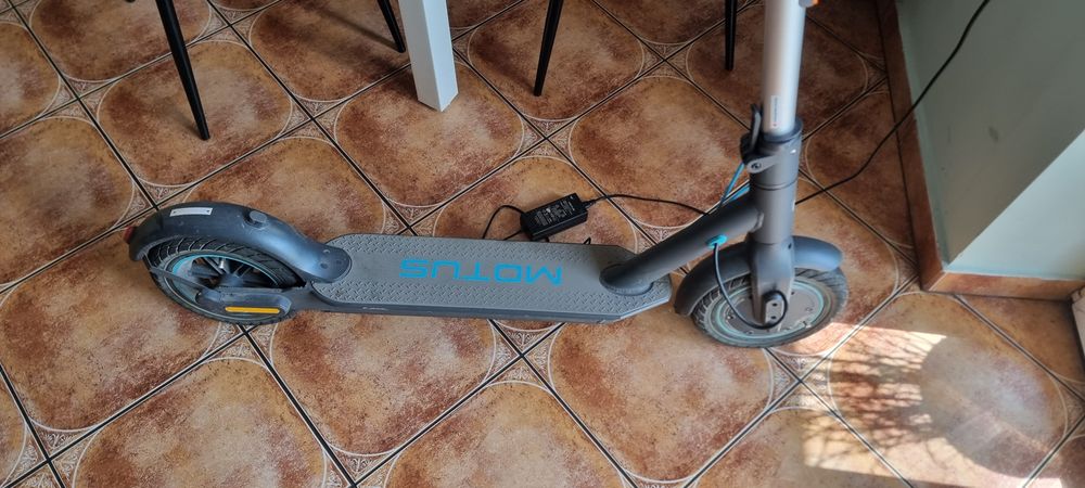 Hulajnoga elektryczna Motus