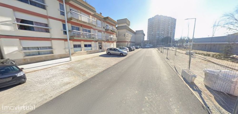 Lojas comércio e serviços (são 5) em Samora Correia
